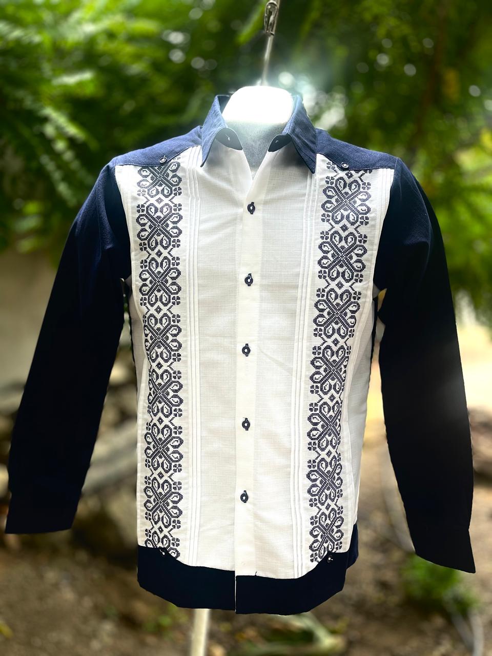 Guayabera Azul Pechera Blanca