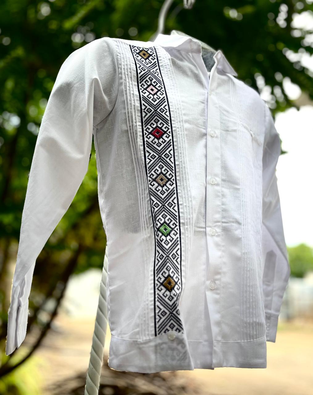 Guayabera Elegante Asimétrica tipo Panal