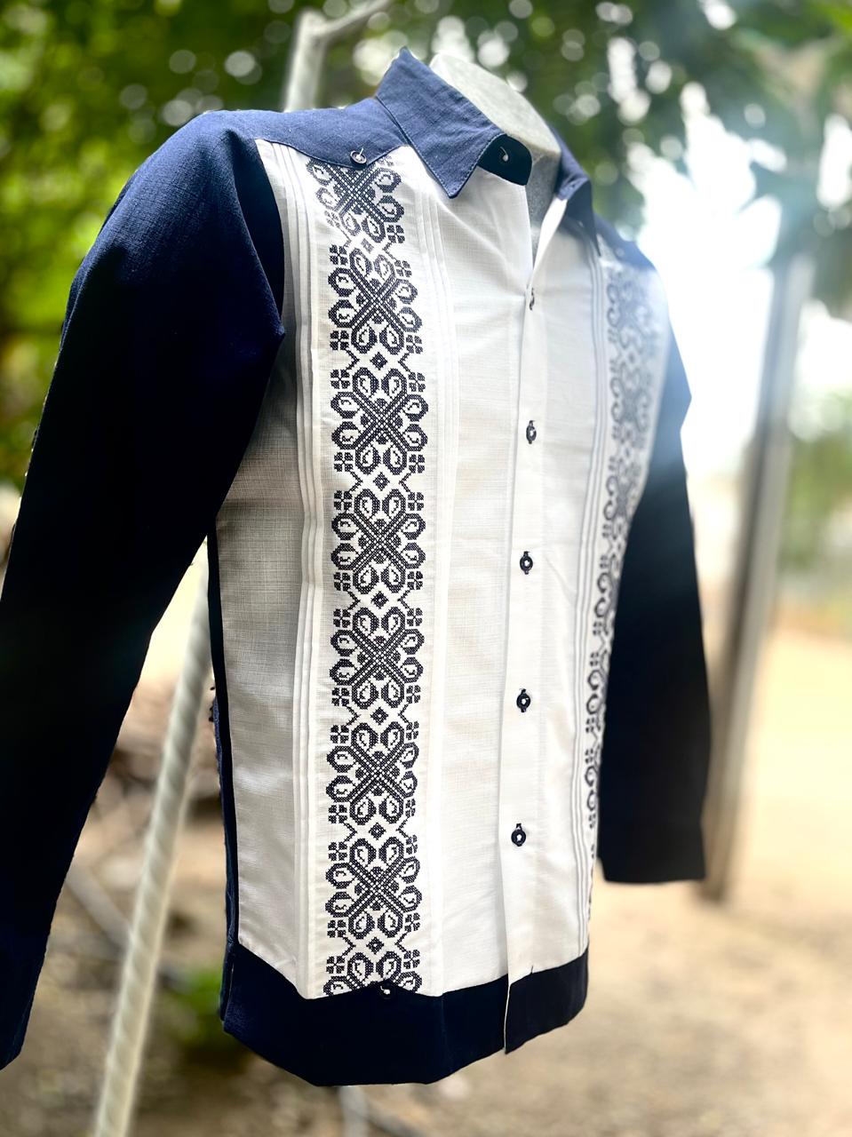 Guayabera Azul Pechera Blanca