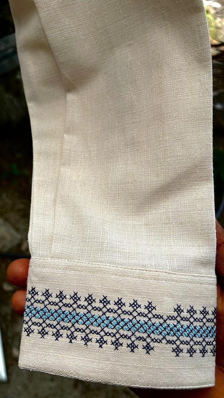 Guayabera de Cordón Cómoda